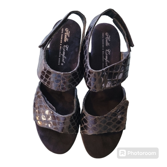 NWOB Helle Comfort Women's Velcro Strap Black  Faux Snake Skin Kitten Heel - 11 - Picture 1 of 9